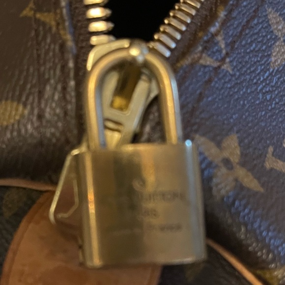 Authentic Louis Vuitton duffle - Picture 6 of 10